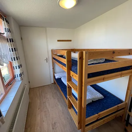 Semesterbostad Zeester 143 *